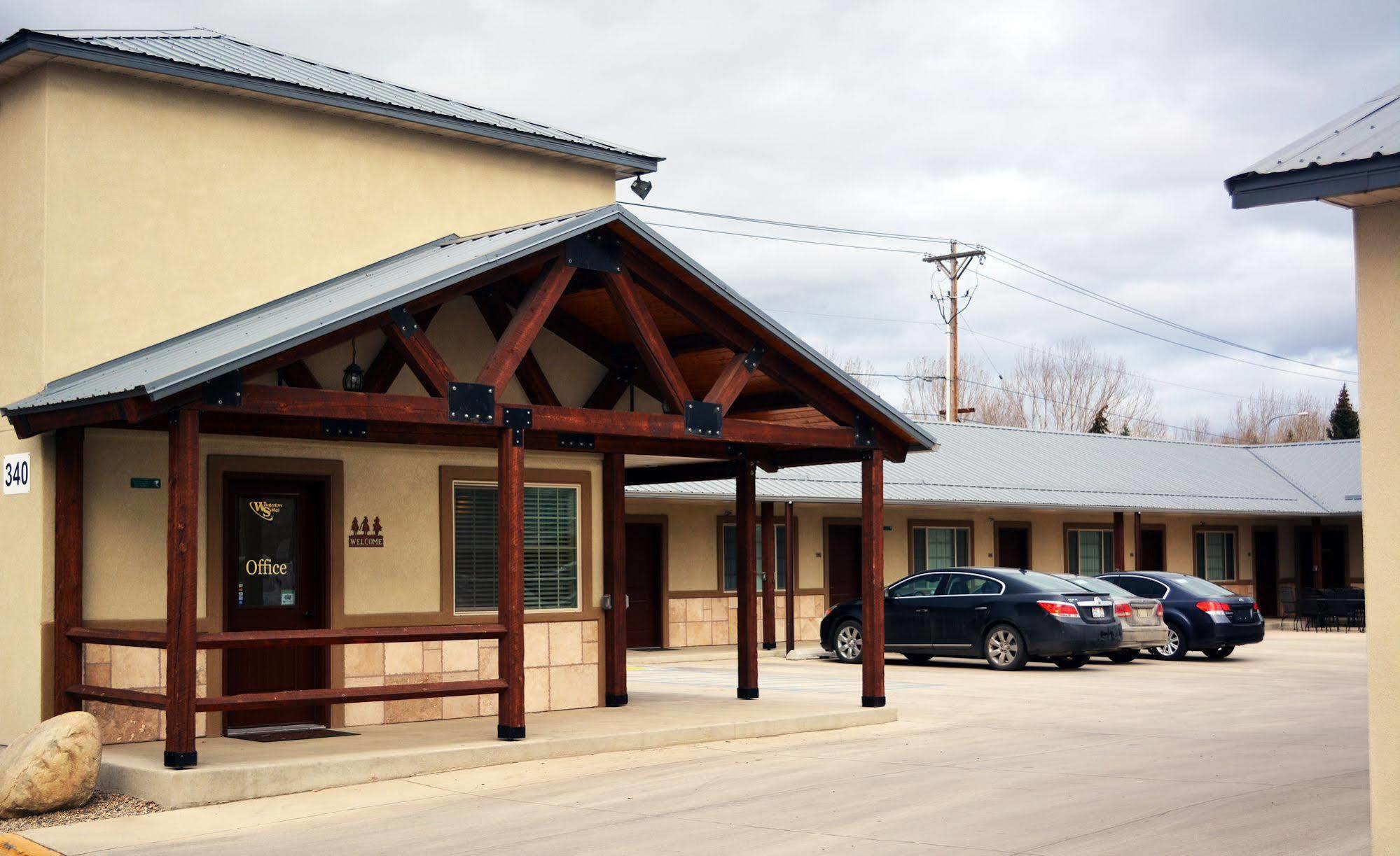 Winterton Suites Williston Exterior photo